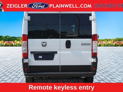 Used 2025 RAM ProMaster 2500 w/ U-Haul Equipment Group FWD image 4