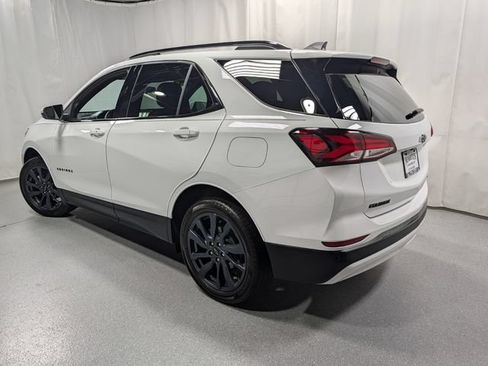 Certified 2022 Chevrolet Equinox RS w/ Infotainment Package AWD/4WD image 6