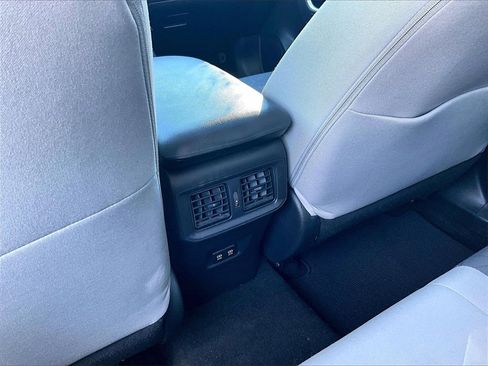 Used 2021 Toyota RAV4 XLE image 29