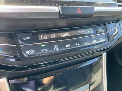 Used 2017 Honda Accord EX image 24