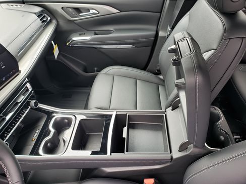 New 2026 Chevrolet Traverse LT w/ Midnight/Sport Edition FWD image 29