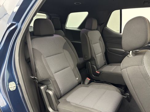 Used 2023 Chevrolet Traverse LT FWD image 36