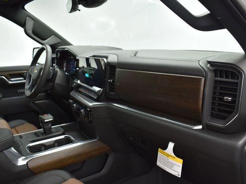 New 2025 Chevrolet Silverado 1500 High Country AWD/4WD image 27