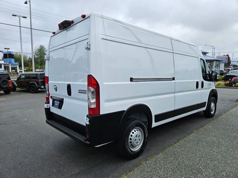 Used 2026 RAM ProMaster 2500 w/ Convenience Group FWD image 5