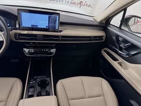 New 2026 Lincoln Corsair Premiere image 24