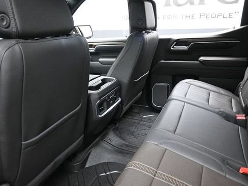 Used 2025 Chevrolet Silverado 1500 High Country AWD/4WD image 24