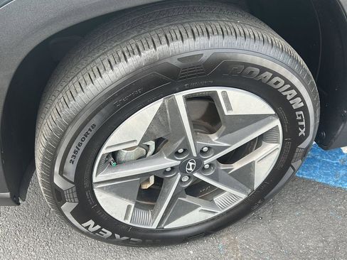 Certified 2025 Hyundai Tucson SEL AWD/4WD image 3