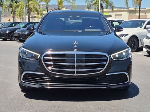 Used 2022 Mercedes-Benz S 580 4MATIC Sedan image 3