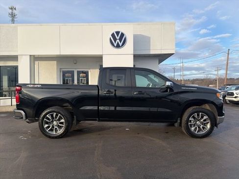 Used 2025 Chevrolet Silverado 1500 LT AWD/4WD image 4