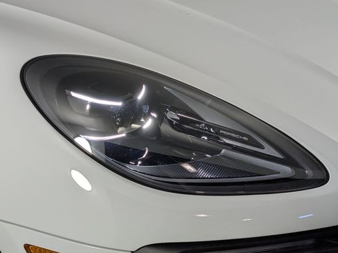 New 2026 Porsche Macan image 15