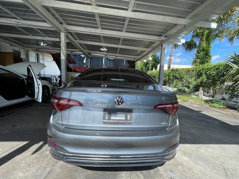 Used 2022 Volkswagen Jetta SEL FWD image 3
