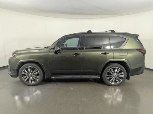 Used 2025 Lexus LX 600 4WD w/ Appearance Package image 5