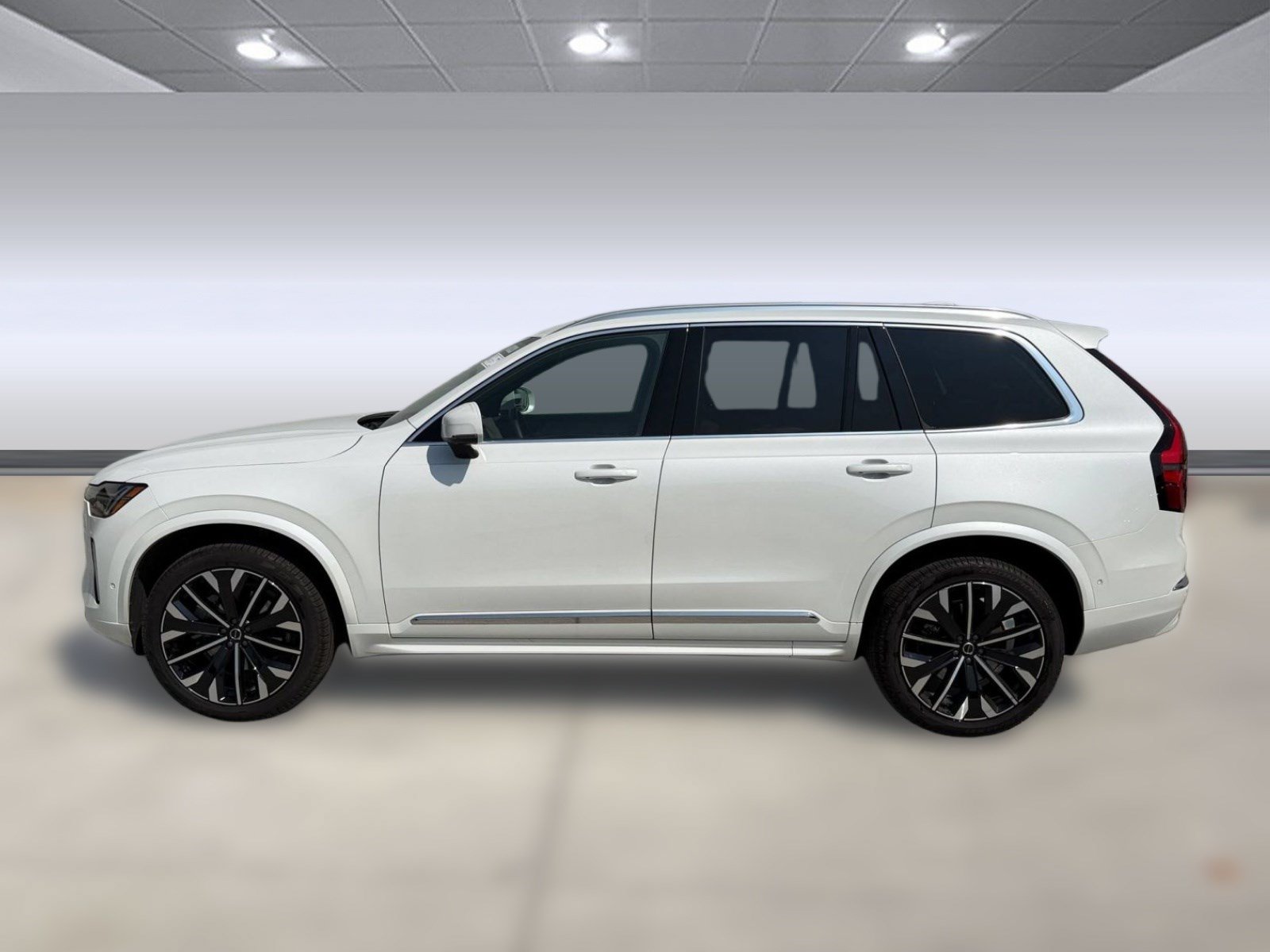 Certified 2026 Volvo XC90 B6 Plus AWD/4WD image 2