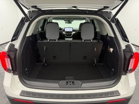 New 2025 Ford Explorer Active w/ Active Comfort Package image 16