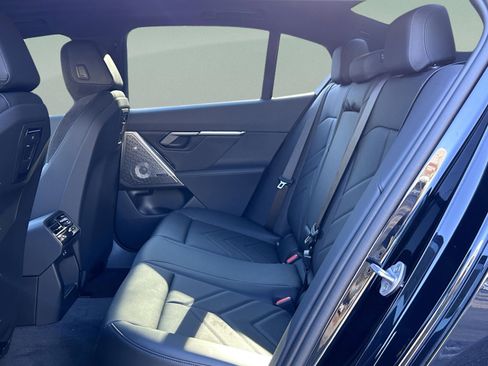 New 2026 BMW 540i xDrive image 25