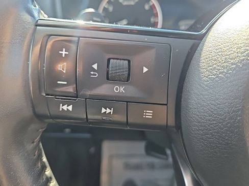 Used 2021 Nissan Rogue SV w/ Premium Package image 16