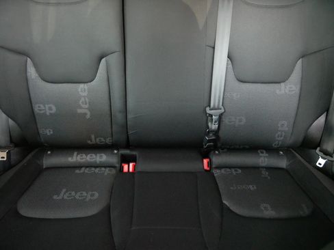 Used 2017 Jeep Renegade Latitude w/ Cold Weather Group AWD/4WD image 13