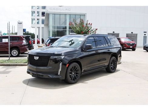 Used 2024 Cadillac Lyriq Sport w/ LPO, Floor Liner Package AWD/4WD image 16