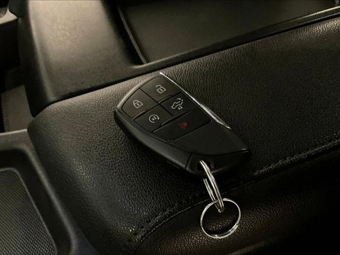Used 2022 Chevrolet Silverado 1500 LT AWD/4WD image 36