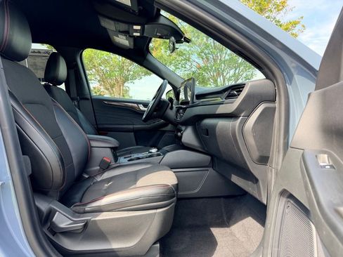 Certified 2023 Ford Escape ST-Line w/ Tech Pack #1 FWD image 11