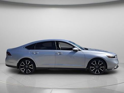 Used 2023 Honda Accord Touring image 4
