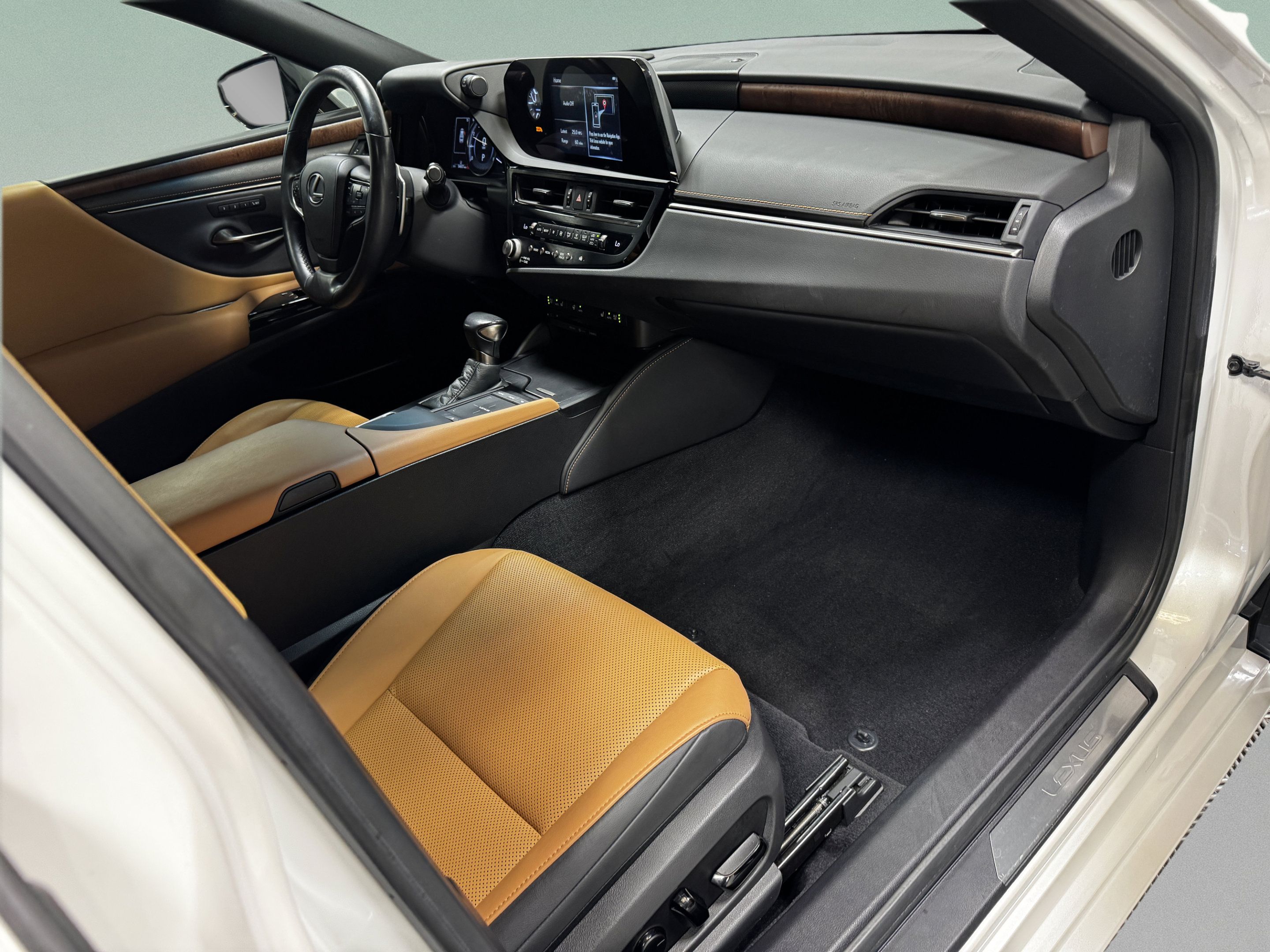Used 2022 Lexus ES 350 w/ Premium Package FWD image 11