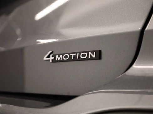 New 2026 Volkswagen Taos SE image 40