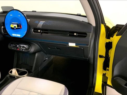 Certified 2025 MINI Cooper S image 23