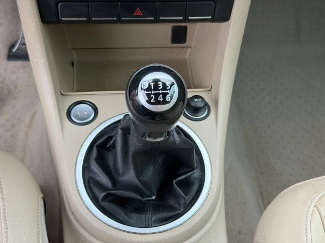 Used 2013 Volkswagen Beetle 2.0T FWD image 13
