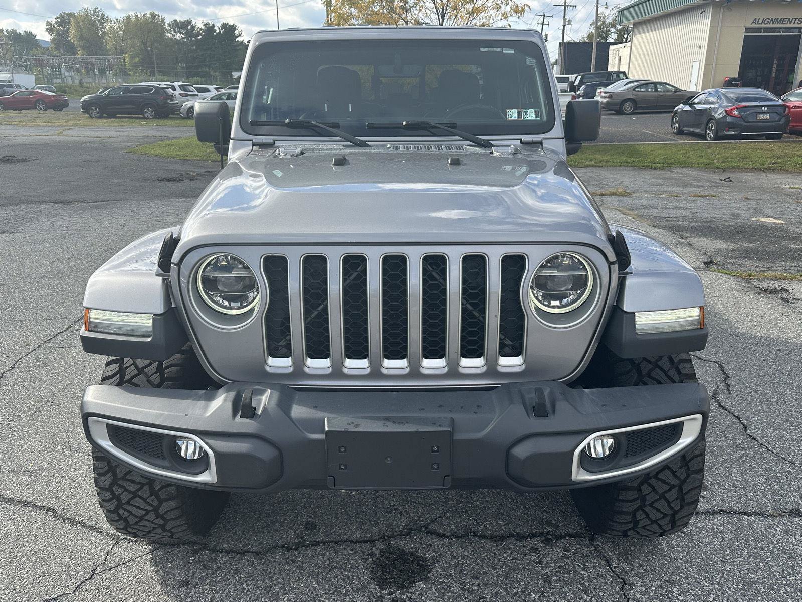 Used 2020 Jeep Gladiator Overland AWD/4WD image 3