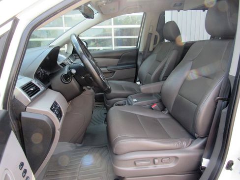 Used 2016 Honda Odyssey Touring Elite image 5