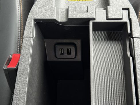 Used 2023 Chevrolet Equinox Premier image 25