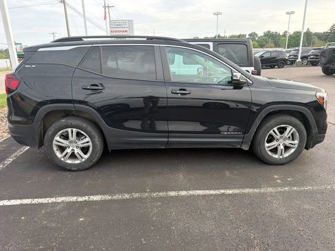 Used 2024 GMC Terrain SLE w/ Driver Convenience Package AWD/4WD image 3
