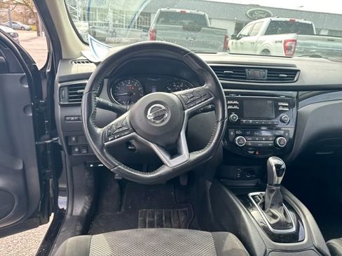 Used 2018 Nissan Rogue Sport SV w/ SV All-Weather Package image 13