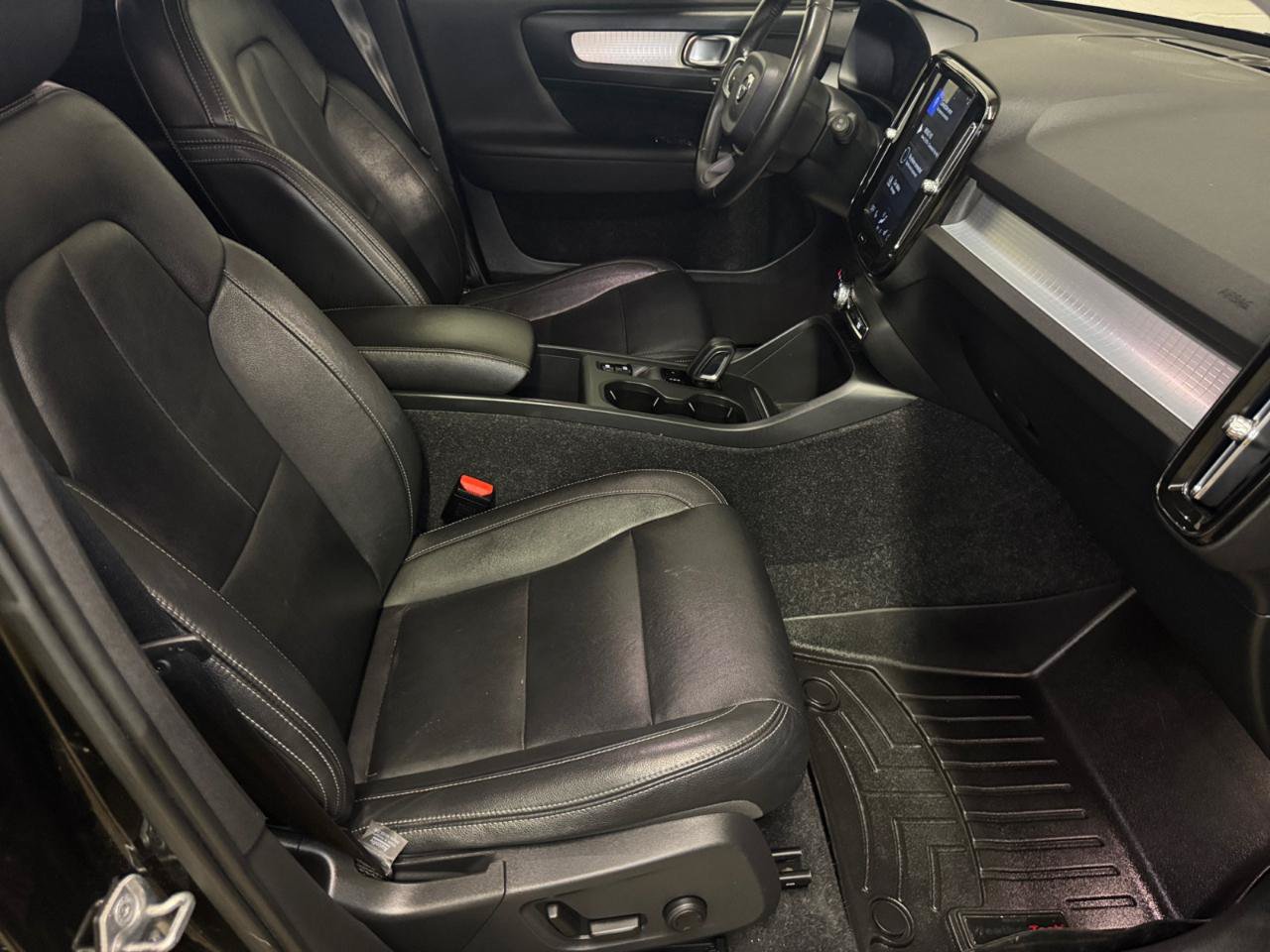 Used 2019 Volvo XC40 T5 Momentum AWD/4WD image 13