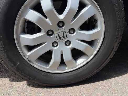 Used 2005 Honda CR-V LX image 29