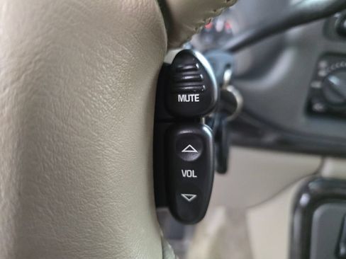 Used 2002 GMC Yukon Denali AWD/4WD image 32