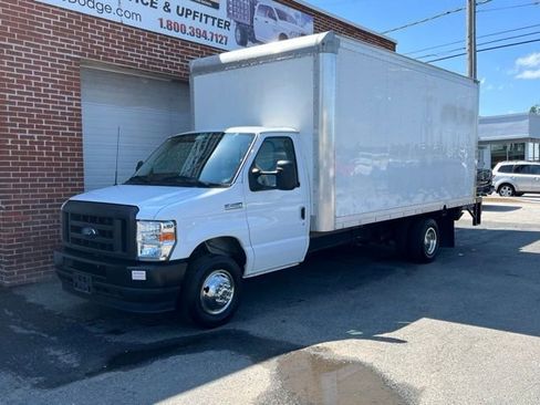 Used 2024 Ford E-450 and Econoline 450 Super Duty w/ Power Windows & Locks Group RWD image 5