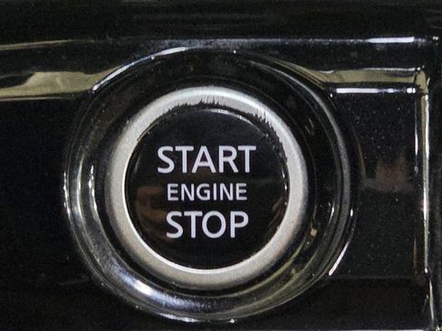 Used 2023 Nissan Pathfinder Platinum image 32