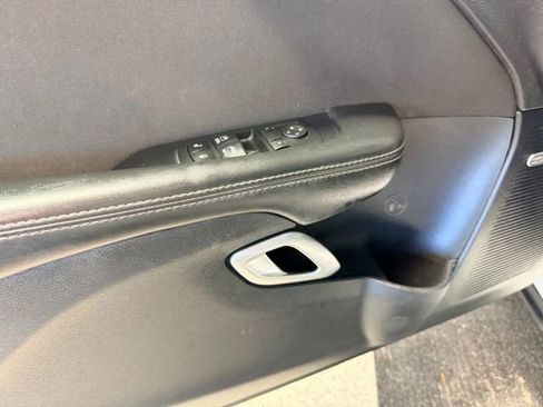 Used 2017 Dodge Challenger R/T w/ Driver Convenience Group image 6