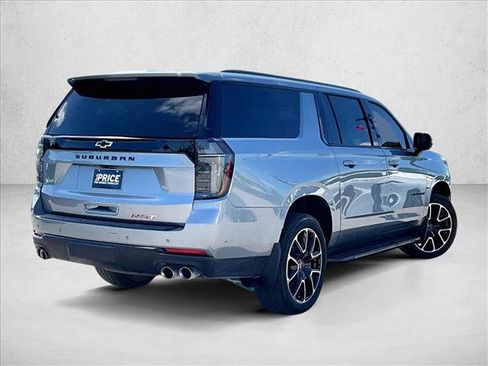 Used 2025 Chevrolet Suburban RST w/ Comfort Package image 2