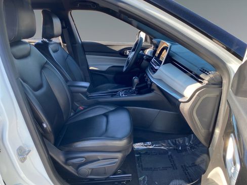 Used 2025 Jeep Compass Limited image 15