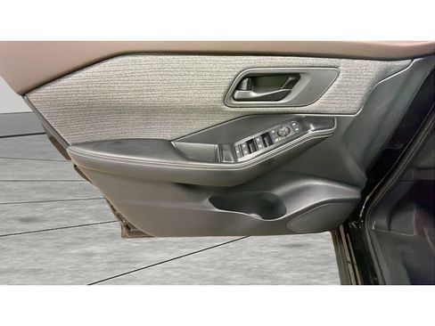 Used 2021 Nissan Rogue S FWD image 10