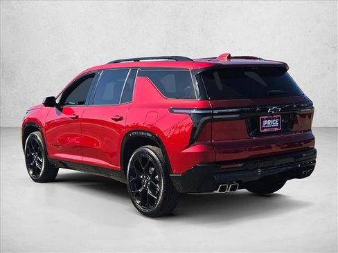 Used 2024 Chevrolet Traverse RS image 8