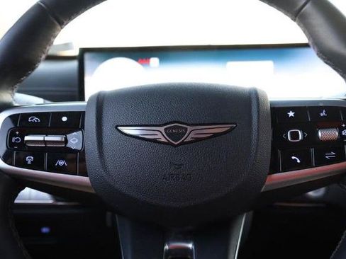 Used 2025 Genesis GV80 2.5T Standard AWD/4WD image 9