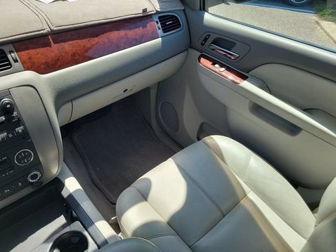 Used 2012 GMC Yukon XL SLT w/ SLT-2 Equipment Package RWD image 12