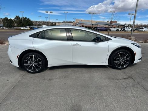 Used 2024 Toyota Prius XLE image 10