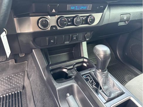 Used 2022 Toyota Tacoma SR AWD/4WD image 27