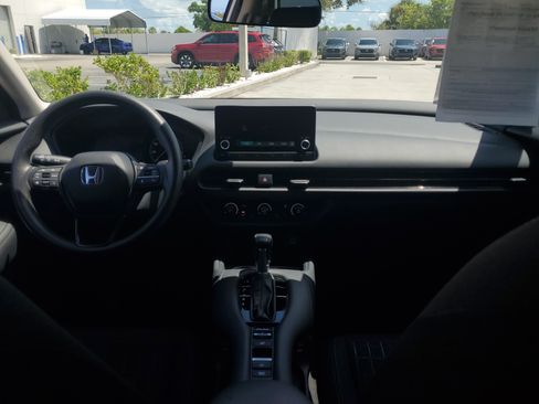Used 2025 Honda HR-V LX image 15