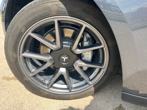 Used 2022 Tesla Model 3 Long Range AWD/4WD image 15